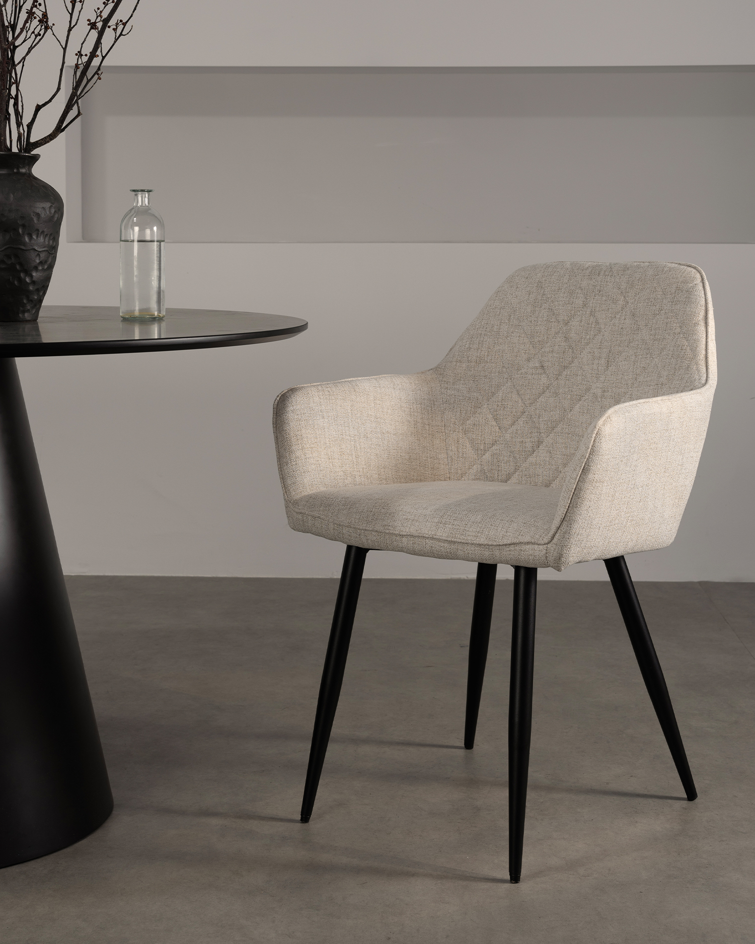 Döşemeli yemek sandalyesi Döşemeli yemek sandalyesi