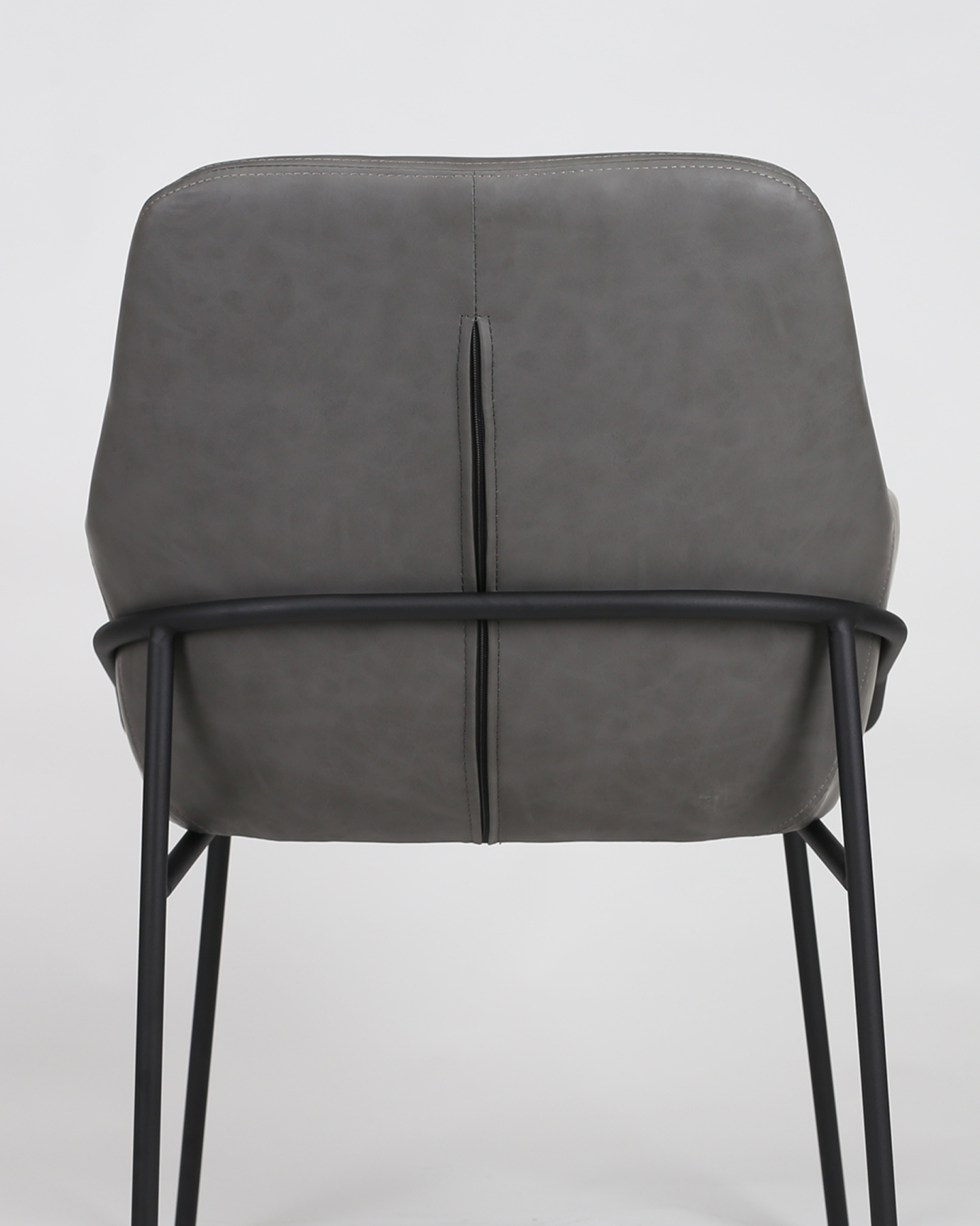 Kollu deri yemek sandalyesi Kollu deri yemek sandalyesi