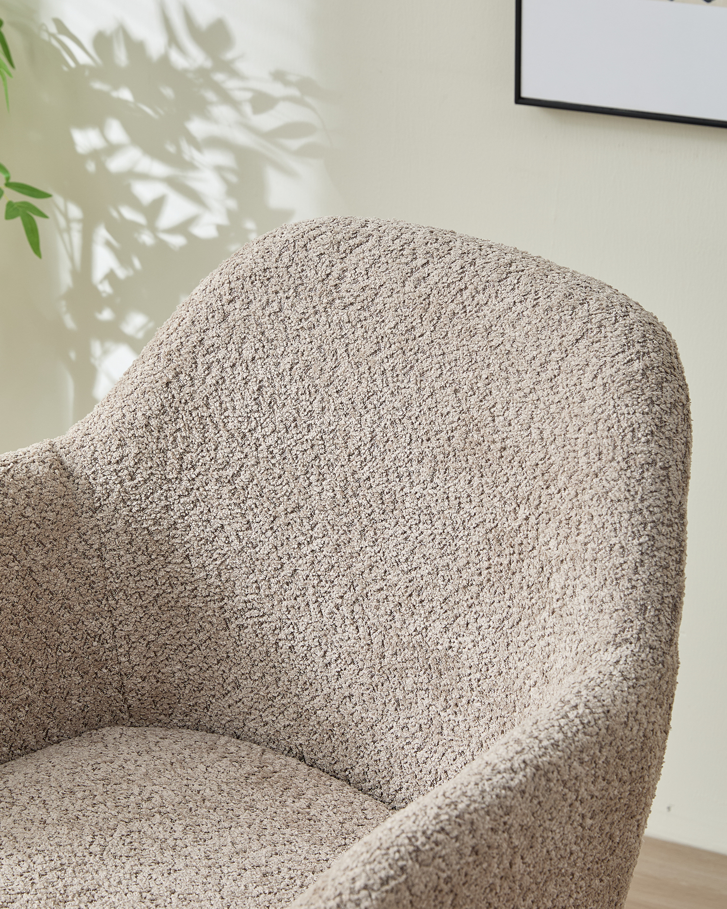 Yumuşak döşemeli yemek sandalyesi Yumuşak döşemeli yemek sandalyesi