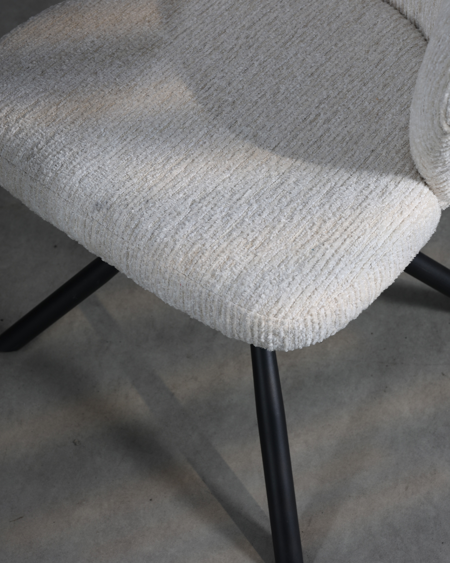 Beyaz döner yemek odası sandalyeleri Beyaz döner yemek odası sandalyeleri