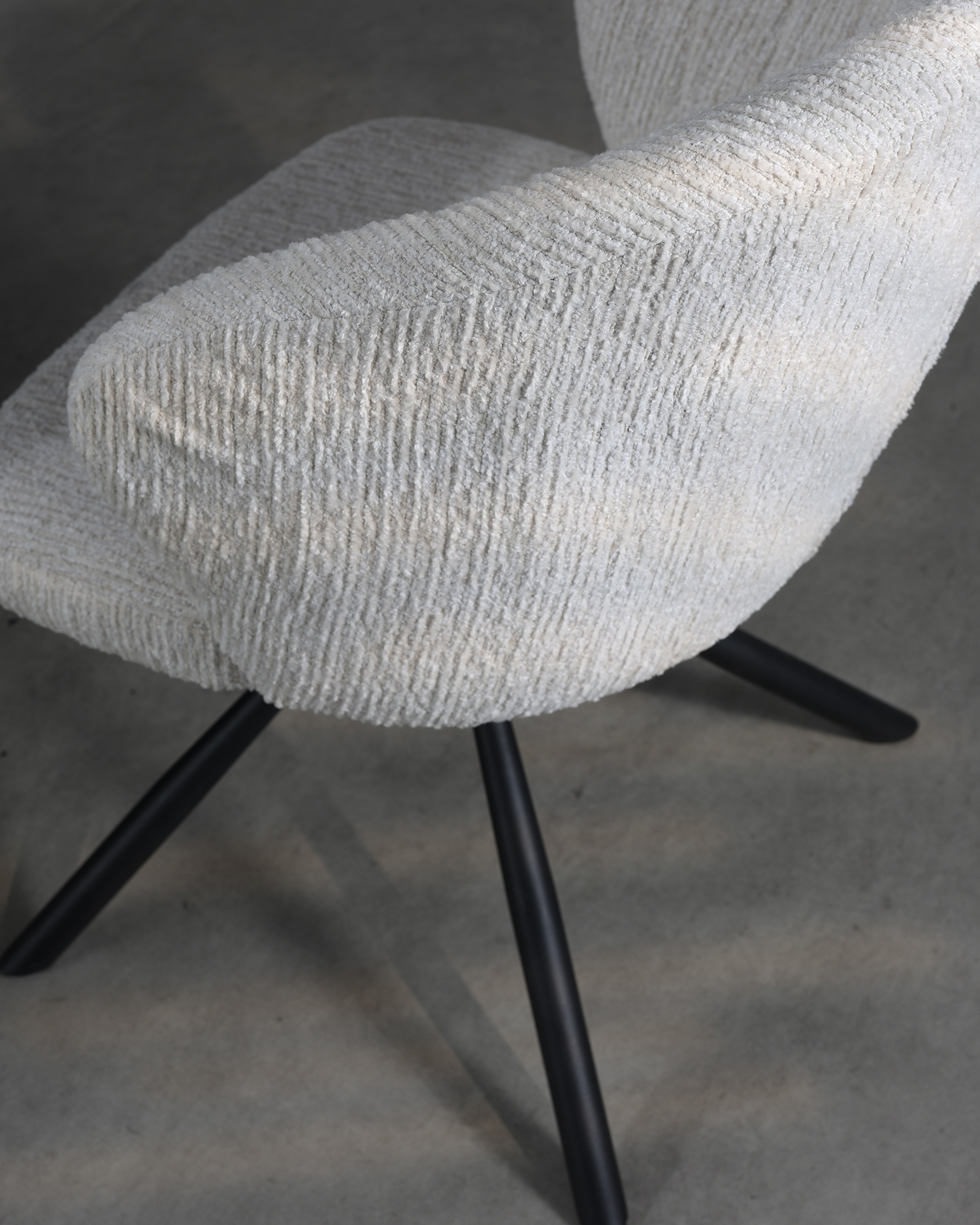 Beyaz döner yemek odası sandalyeleri Beyaz döner yemek odası sandalyeleri