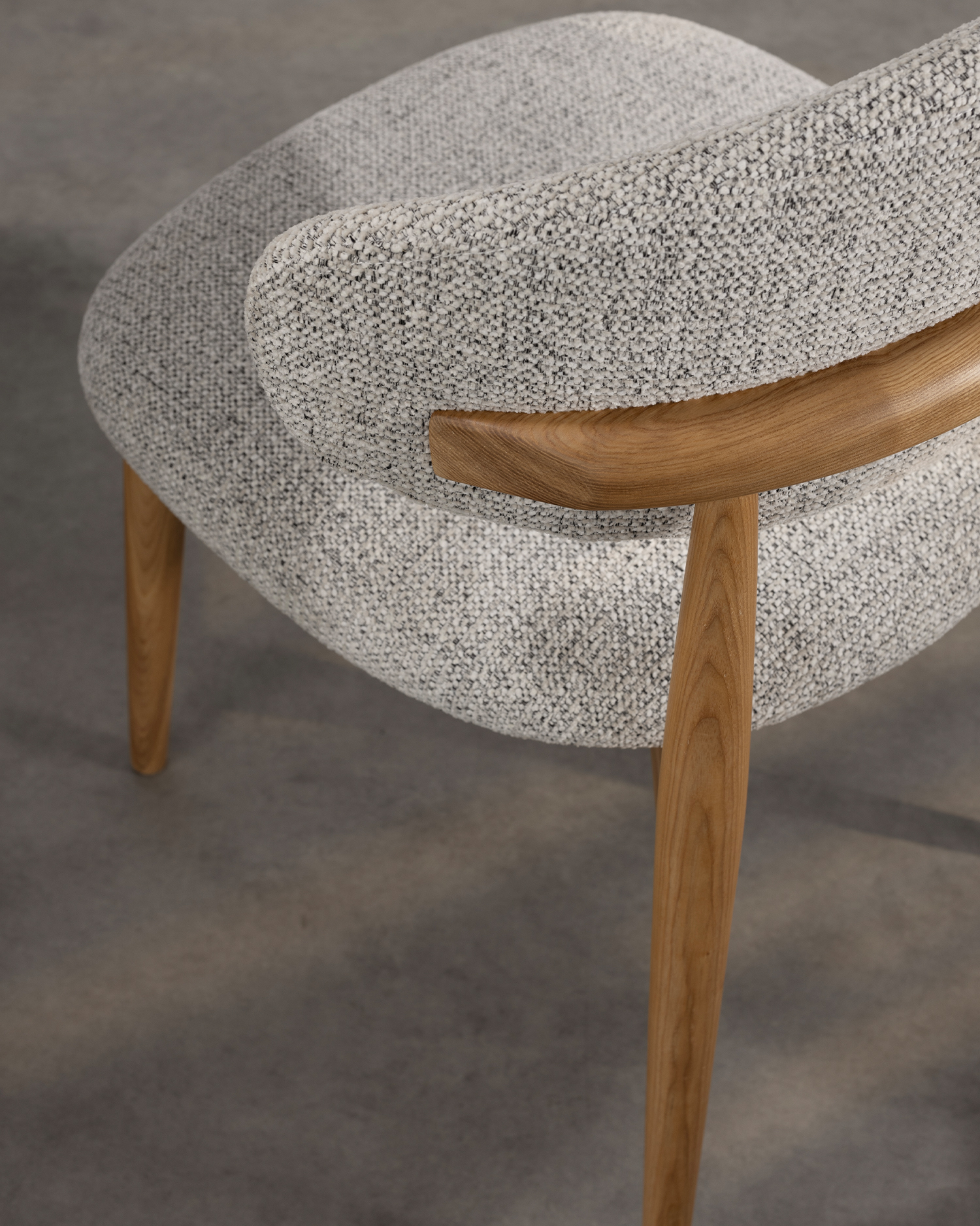 Döşemeli katı ahşap sandalyeler Döşemeli katı ahşap sandalyeler