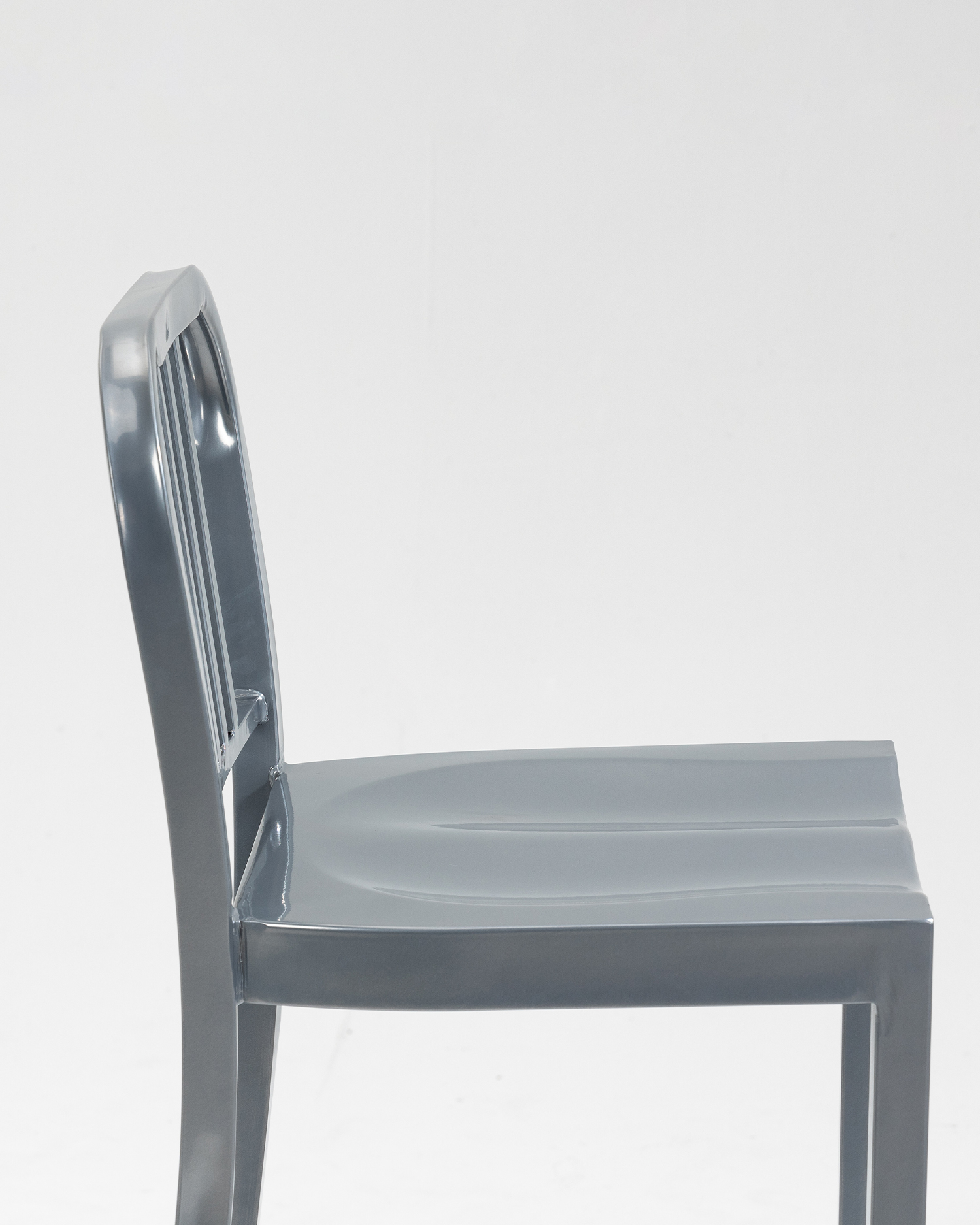 Lacivert sandalye Lacivert sandalye